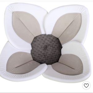 Blooming baby Blooming Bath sponge.